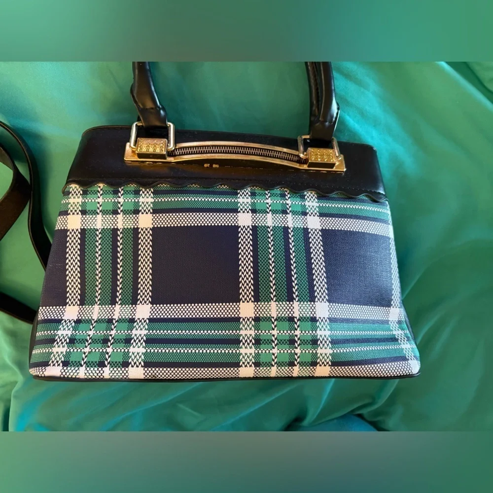 new- Classic Plaid Handbag  Gold Accents Detachable & Adjustable shoulder strap